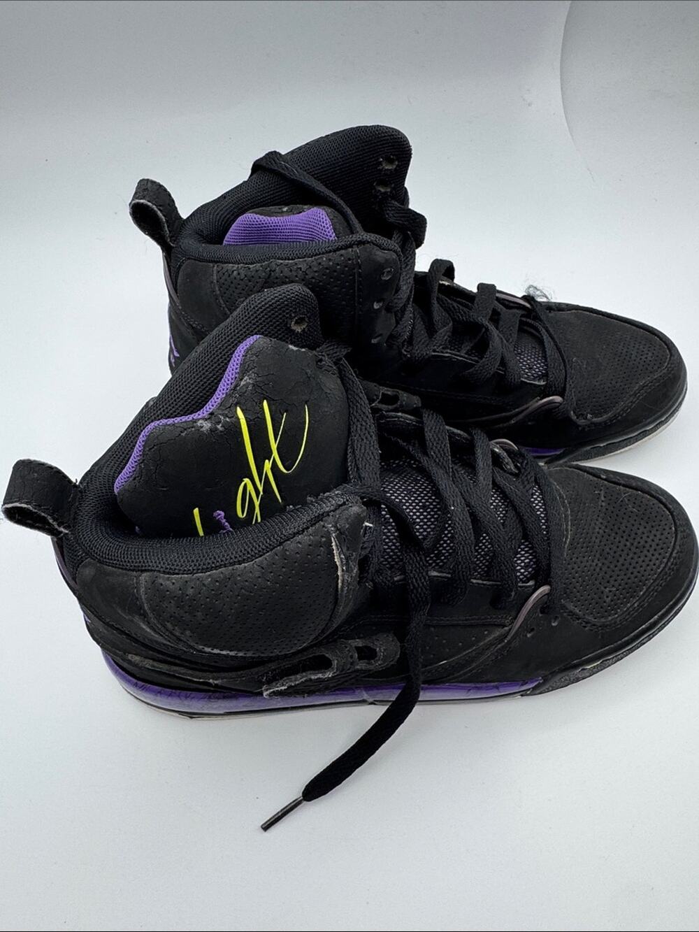 Jordan Sneakers - Boy's 6Y